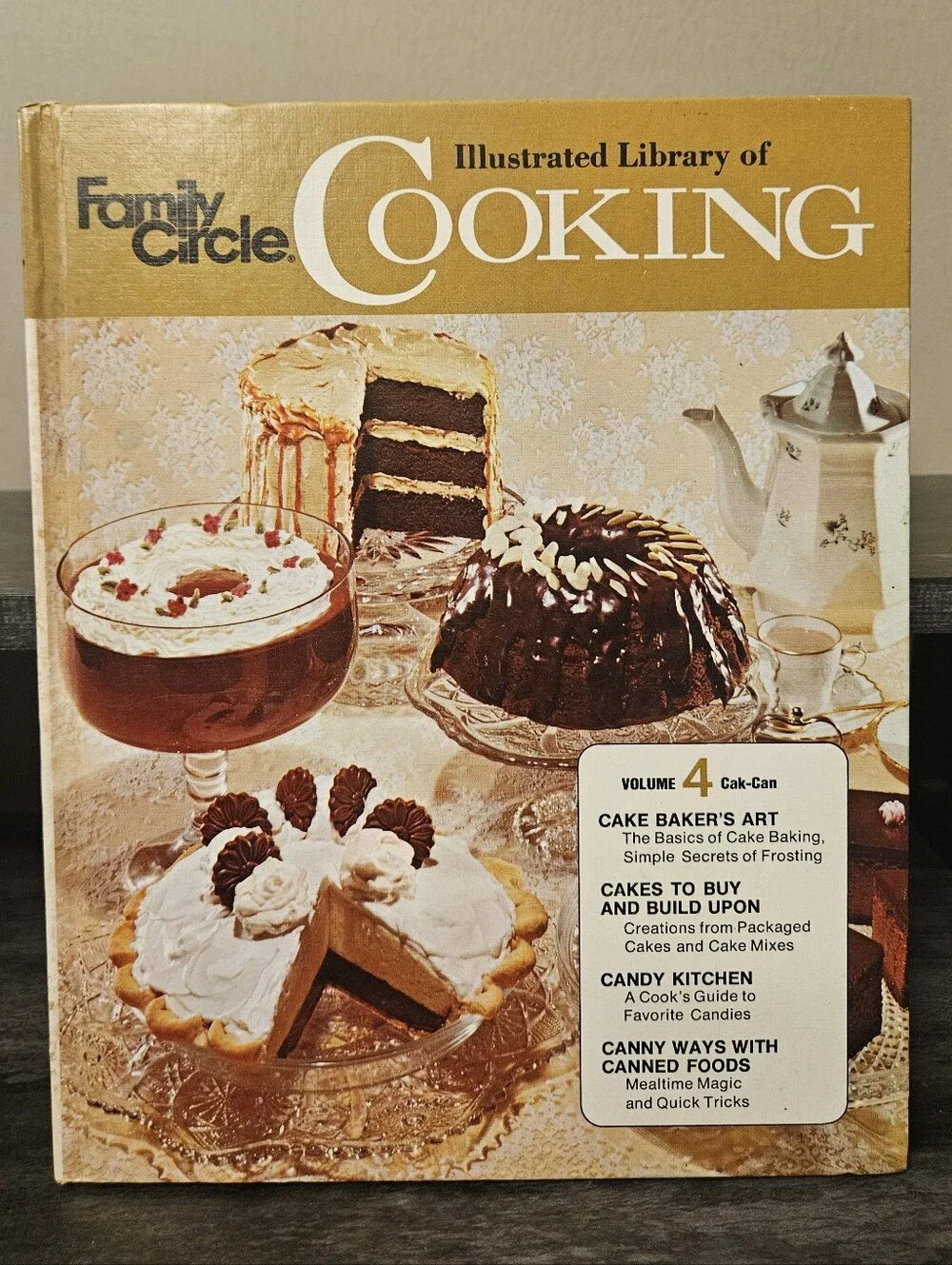 Lot of 2 Vintage 1972 Family Circle Cookbooks Vol 4 Cake Candy